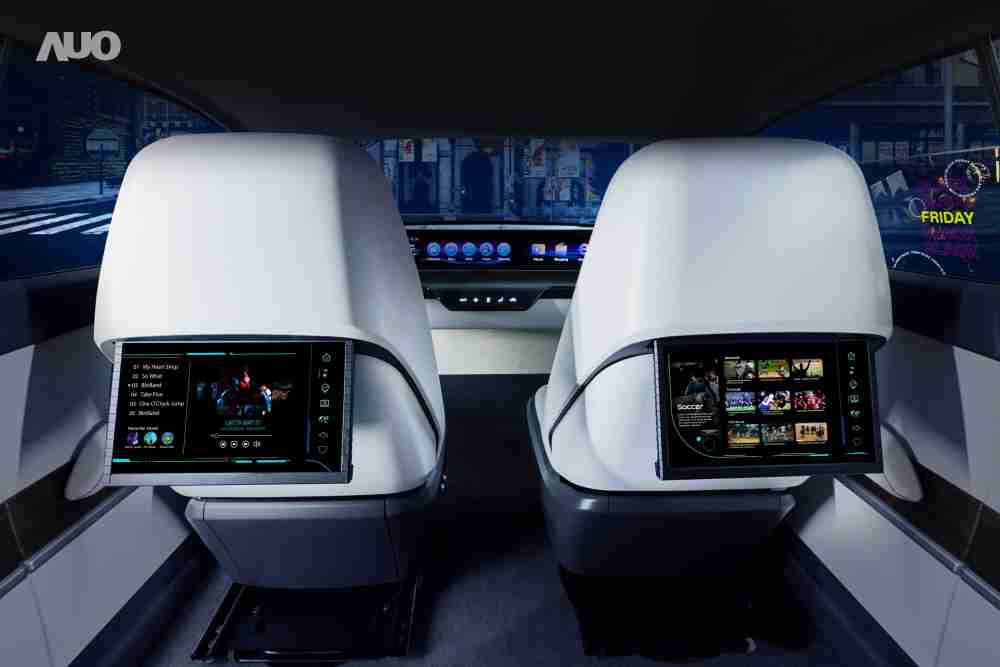 人生就是博新一代Smart Cockpit 2024，，，以Micro LED先进显示技术优势，，，创建〝可卷式后座娱乐显示器〞，，仅在互动时才显示出所需画面及信息，，，，扩充更丰富的娱乐和交互信息服务，，获国际奖项荣耀